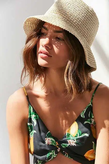 sombrero-cubo-de-rafia-para-playa-verano-2021